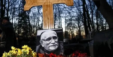 Могилу Армена Джигарханяна готовят к установке памятника