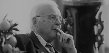 В Москве похоронили известного журналиста Всеволода Овчинникова