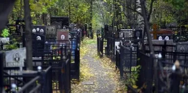 Предстоящая неделя внеплановых выходных не скажется на работе столичных кладбищ