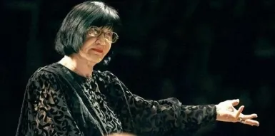 На Троекуровском кладбище в Москве почтили память Вероники Дударовой