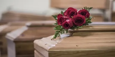 Британские ритуальные агентства начали предлагать гробы в аренду