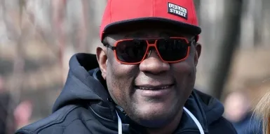 В Камеруне прошло прощание с певцом Пьером Нарциссом