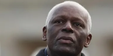 Умер бывший президент Анголы Эдуарду душ Сантуш 