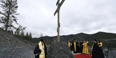 На могиле магаданских заключенных-золотоискателей установили памятник