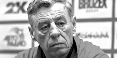 Ушел из жизни вратарь Владющенков