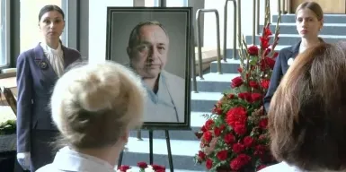 Москвичи простились с Ренатом Акчуриным