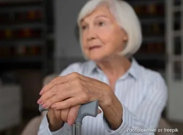 Как возраст влияет на вероятность естественной смерти