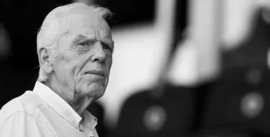 Умер Лео Бенхаккер, заметный представитель в истории футбола