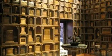 Новый колумбарий открылся на Даниловском кладбище в Москве