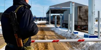 Въехать в Россию для участия в похоронах по прежнему можно