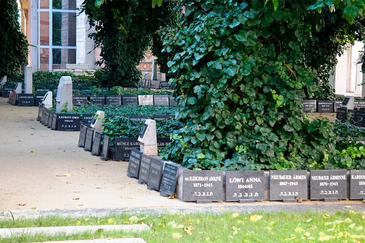 Еврейские кладбища Будапешта