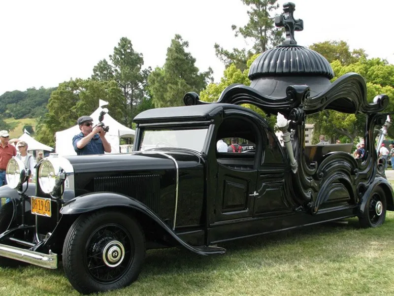 Необычный катафалк