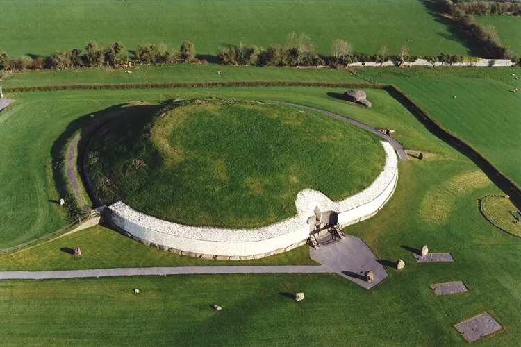 Коридорные гробницы Ирландии