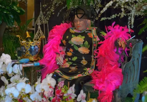 Стоячие и сидячие мертвецы