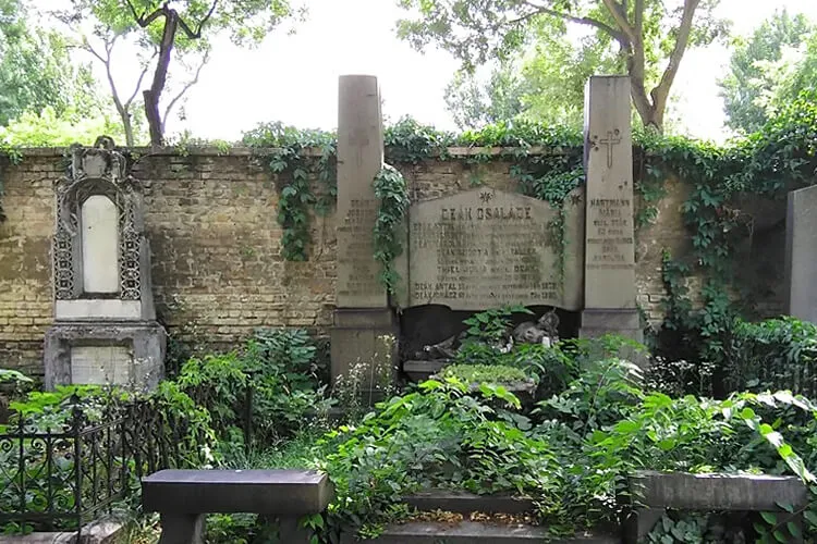 Венгерские кладбища