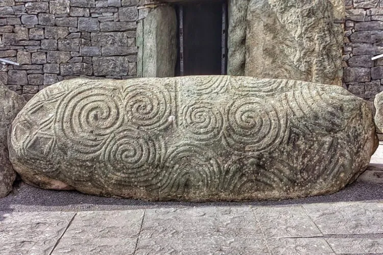 Коридорные гробницы Ирландии