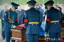 Космонавт Виктор Горбатко погребен на ФВМК в Мытищах