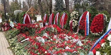 ЛДПР объявила, что проведет поминки по случаю 40 дней со смерти Жириновского