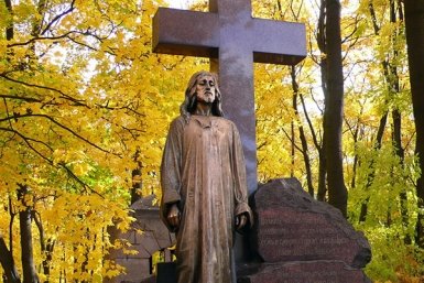 Могилы знаменитостей на Новодевичьем кладбище