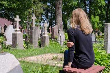 Можно ли беременным ходить на кладбище и на поминки