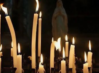 Как свечи помогают в обрядах прощания с ушедшими в различных культурах