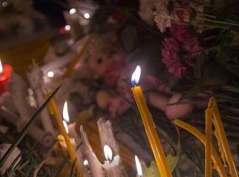 Какие значения могут нести свечи на похоронах