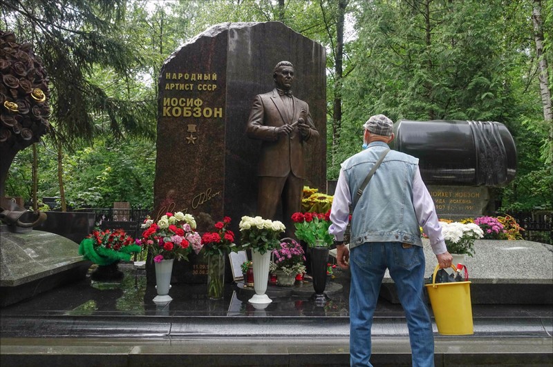 Могила быстрицкой на новодевичьем кладбище фото сегодня элины