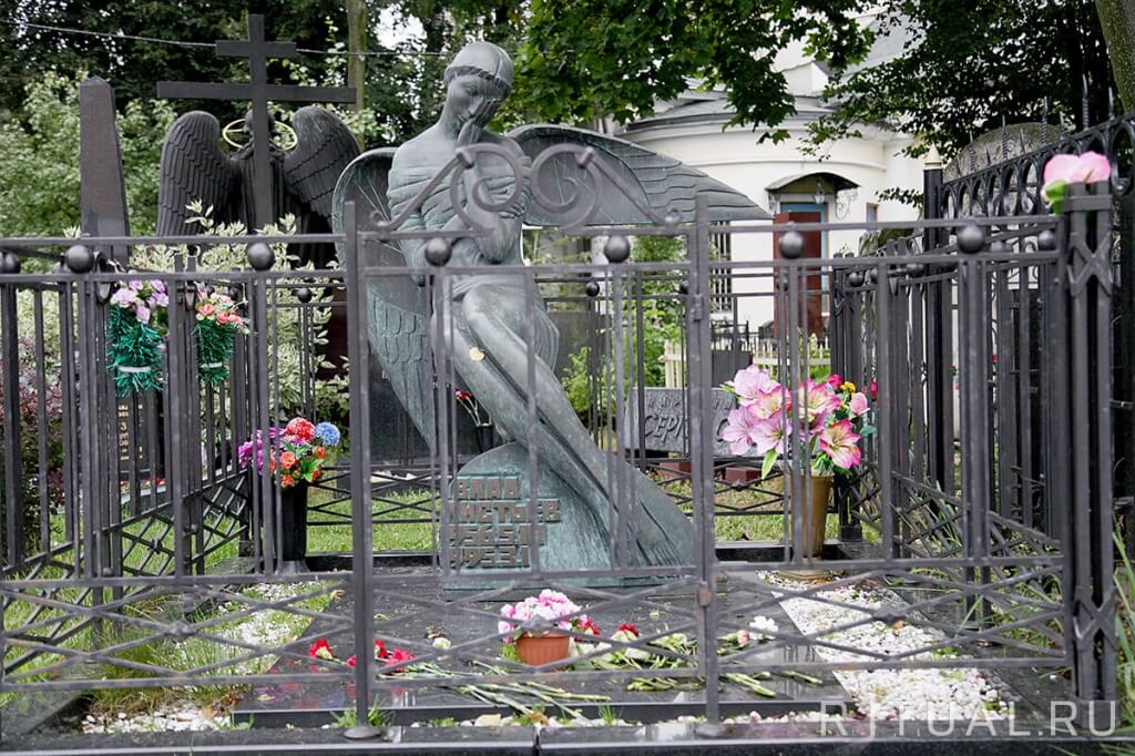Памятник талькову на ваганьковском кладбище фото