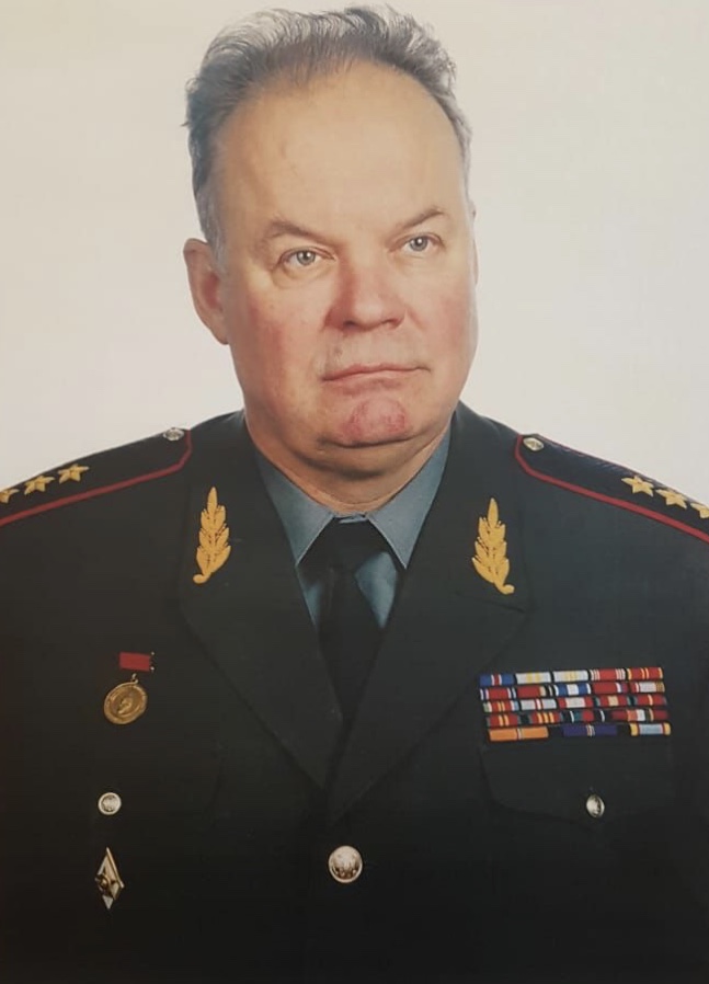 Леонид Сергеевич Золотов