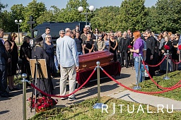 Служба Ritual.ru организовала похороны Эдуарда Успенского на Троекуровском кладбище