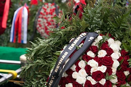 Городская ритуальная служба Ritual.ru организовала погребение легендарного хоккеиста Владимира Петрова на ФВМК_0